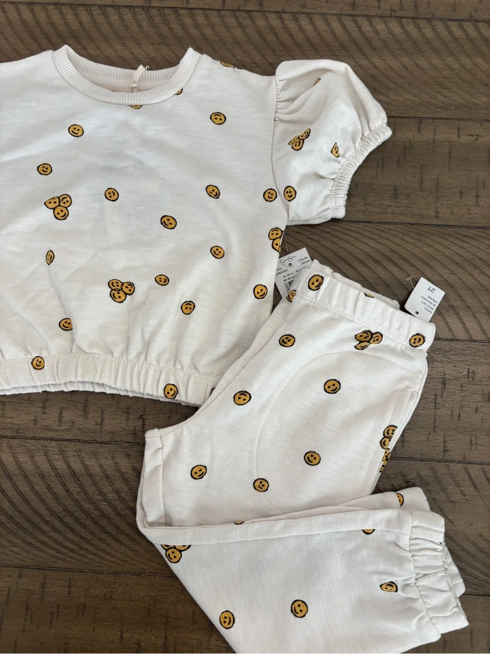 Jessica Simpson Cream Smiley Face Two-Piece Kids Set
